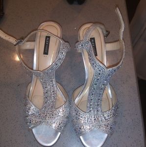 Silver studded Alex Marie heels size 7.5 like new